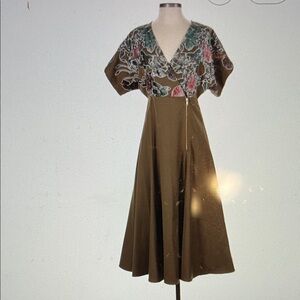 Hemant & Nandita short sleeve dress with velvet floral accent size P